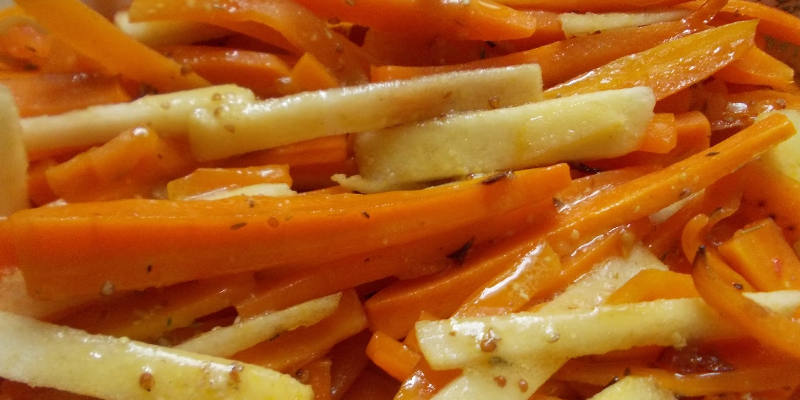 Raper les carottes au robot culinaire - Cuisine Culinaire