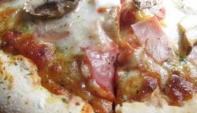 Pizza jambon-fromage